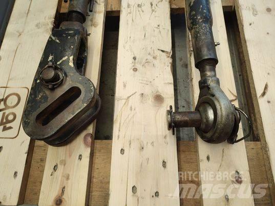 Deutz-Fahr 150 lifts Booms and dippers