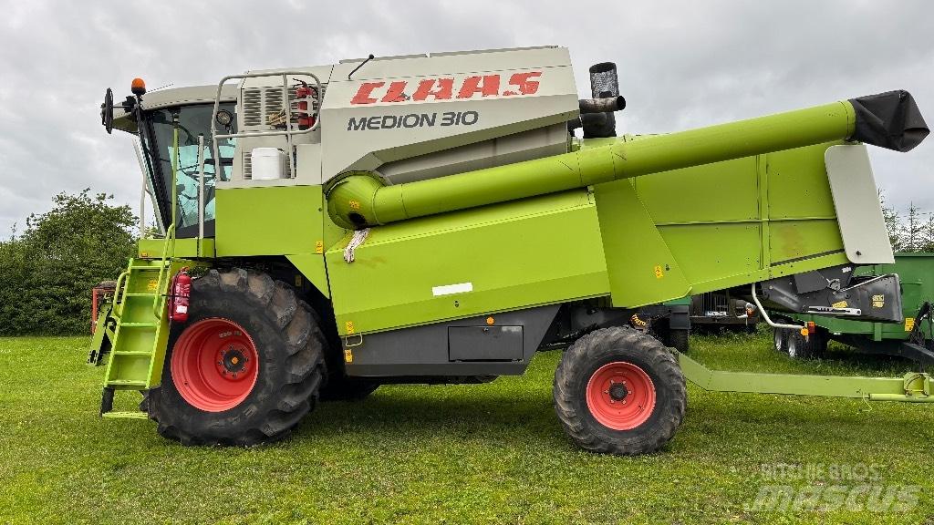CLAAS Medion 310 Combine Harvesters