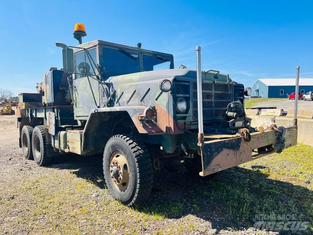 AM General M936 Tow Trucks / Wreckers