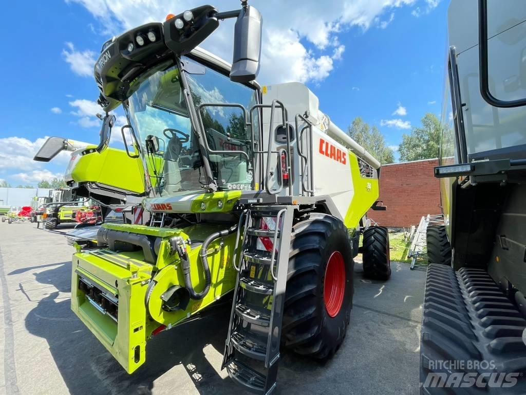 CLAAS TRION 750 Combine Harvesters
