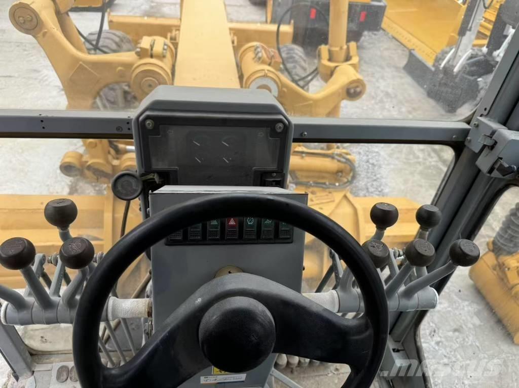 SEM 919 Motor Graders