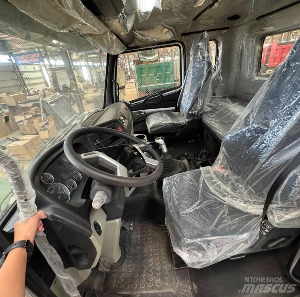 Howo NX Conventional Trucks / Tractor Trucks