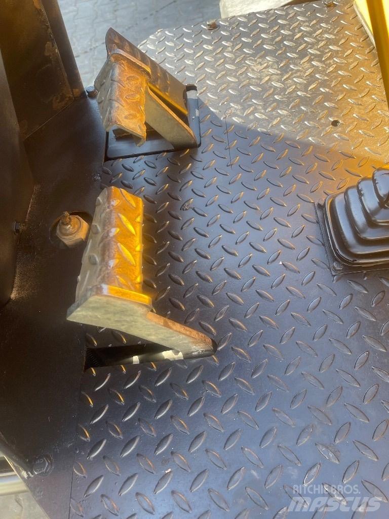 JCB TA 3 S Articulated Dump Trucks (ADTs)