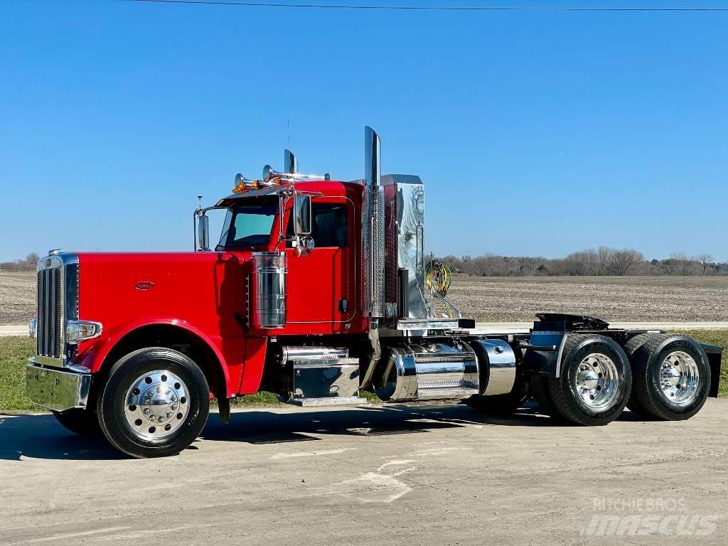 Peterbilt 389 Conventional Trucks / Tractor Trucks