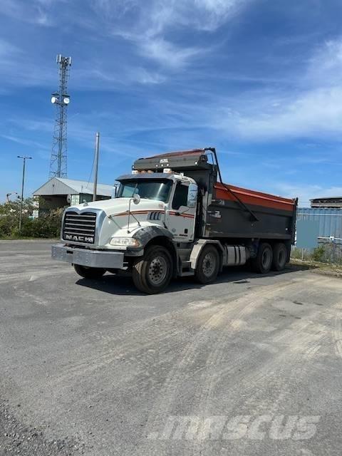Mack GU813 Dump Trucks