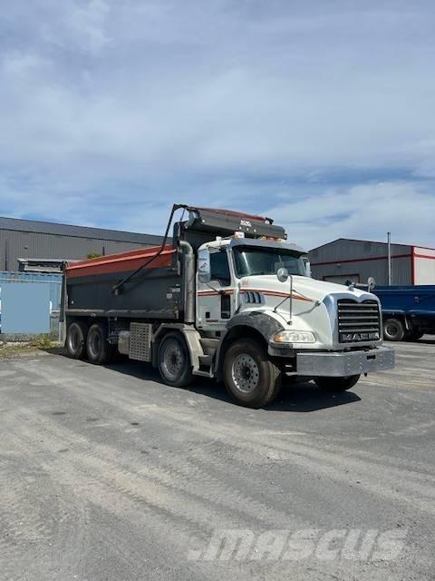 Mack GU813 Dump Trucks