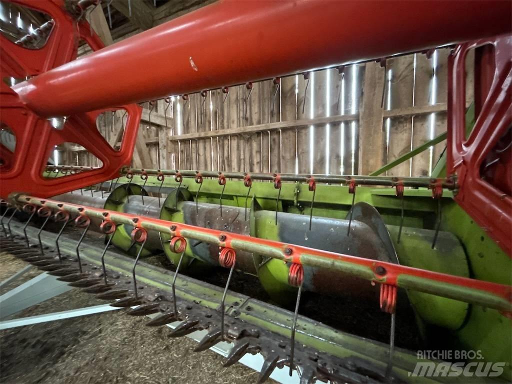 CLAAS Lexion 405 Combine Harvesters