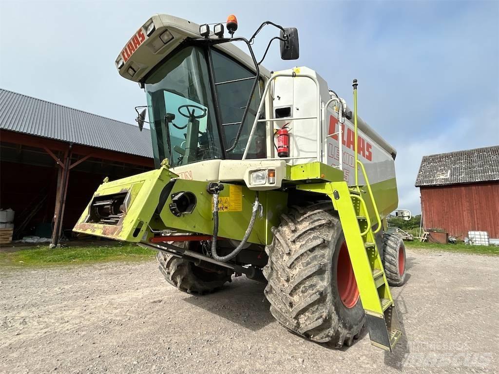 CLAAS Lexion 405 Combine Harvesters