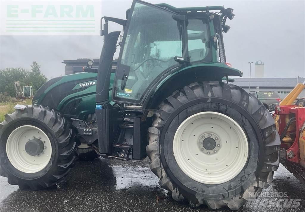 Valtra T174 Tractors