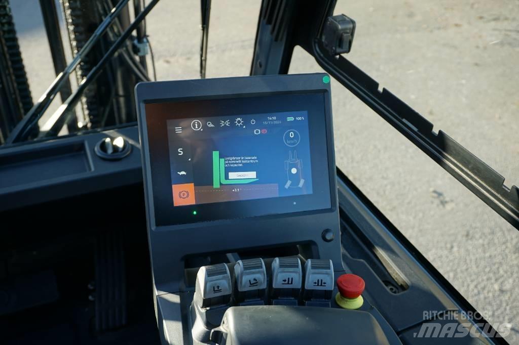 Toyota 9FBM35T Electric Forklifts