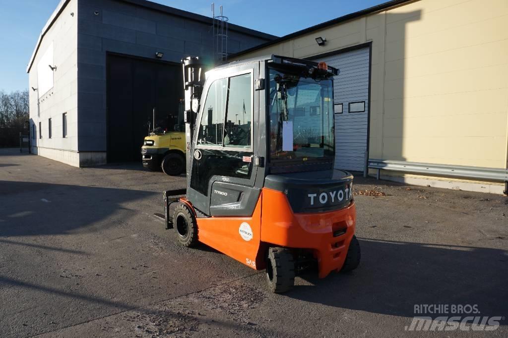 Toyota 9FBM35T Electric Forklifts