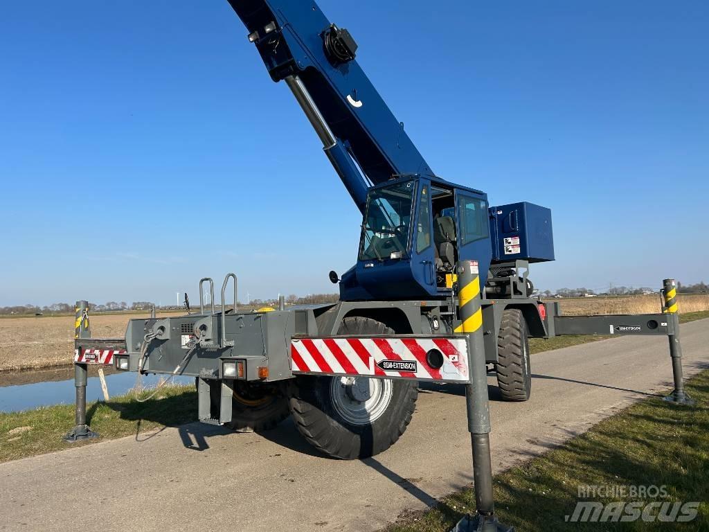 Grove RT 540 E Rough Terrain Cranes