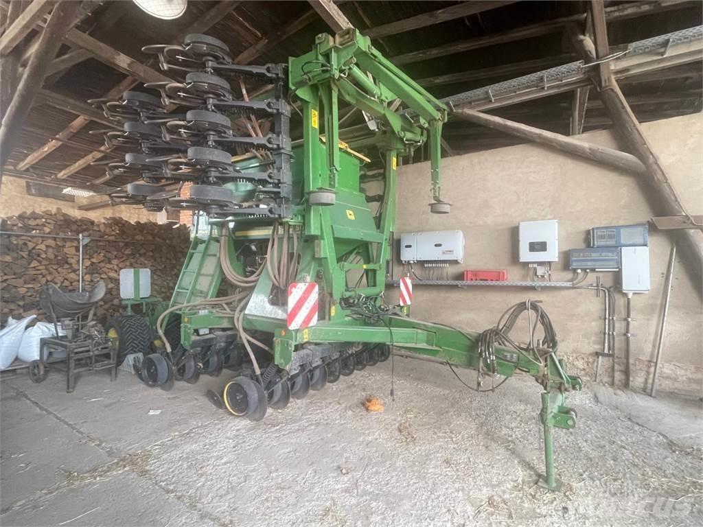 John Deere 750 A Farm Drills