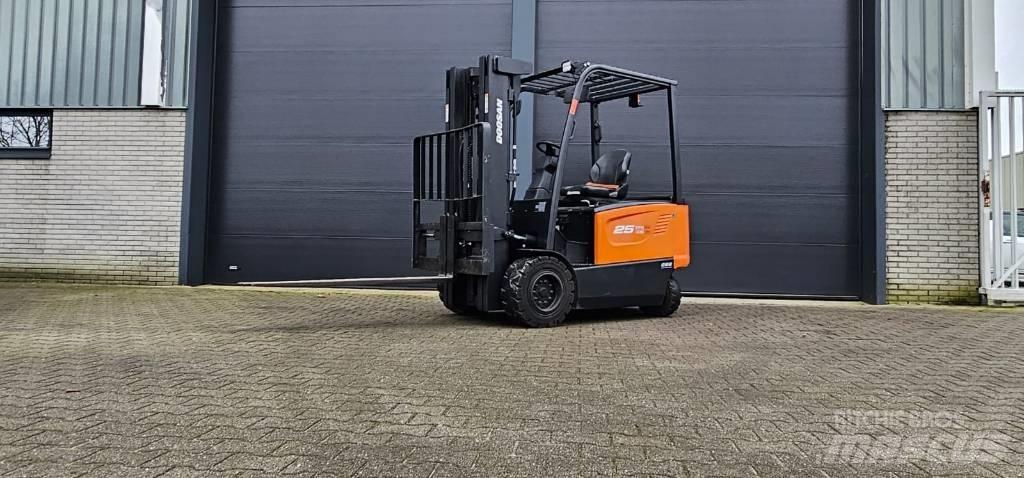 Doosan B 25 X-7 Electric Forklifts