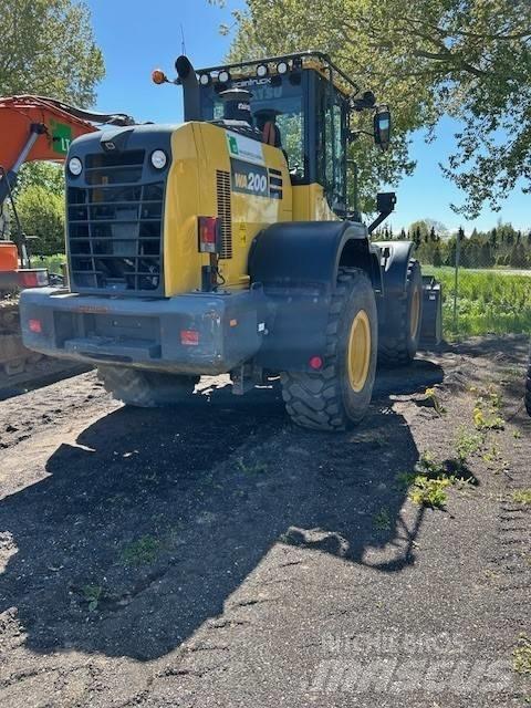 Komatsu WA200-8 Wheel Loaders