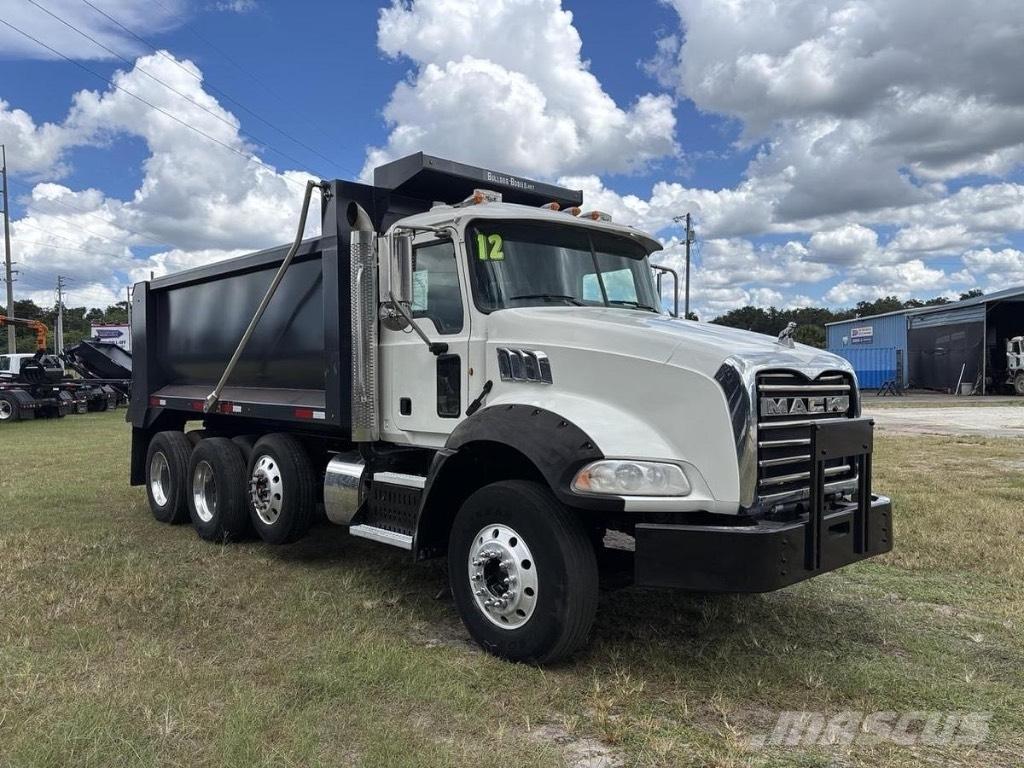 Mack GRANITE GU813 Dump Trucks