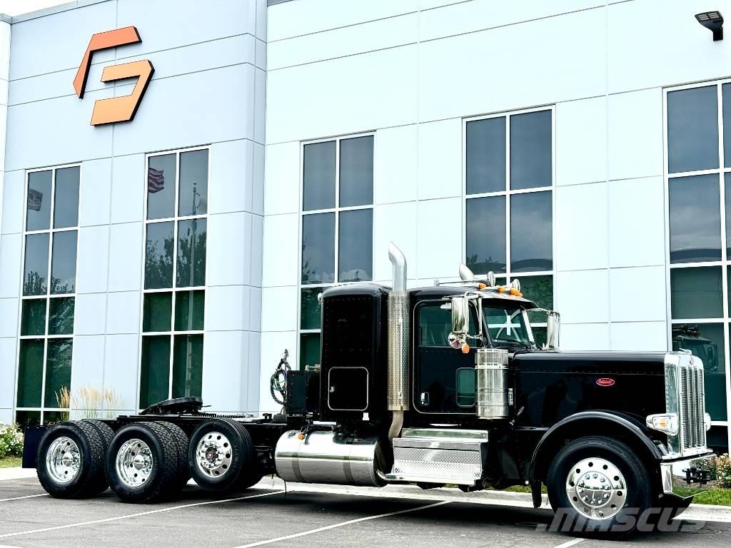 Peterbilt 389 Conventional Trucks / Tractor Trucks