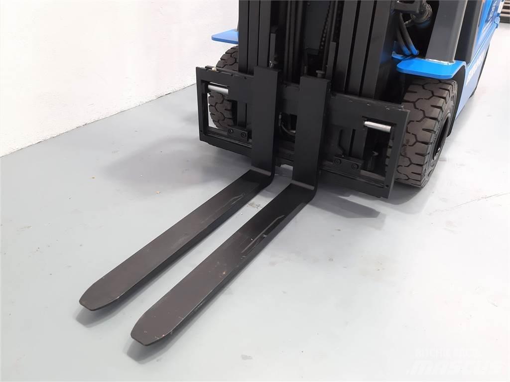  ECB25C Electric Forklifts