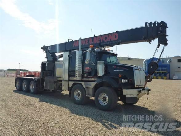Terex BT70100 Boom / Crane / Bucket Trucks