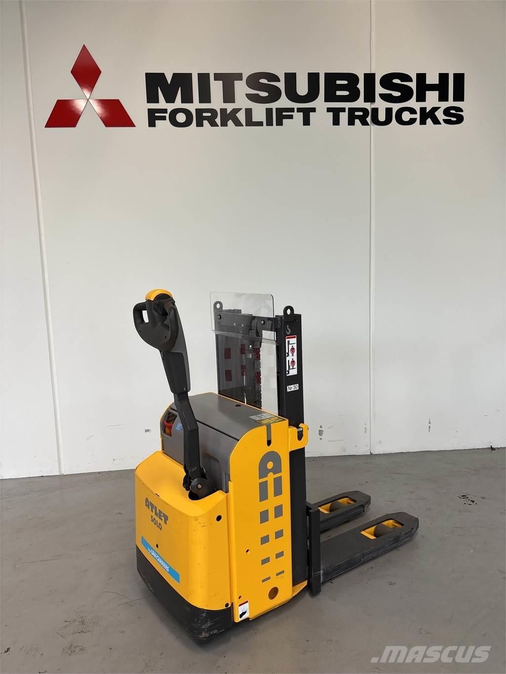 Atlet PSL125 Pedestrian stacker