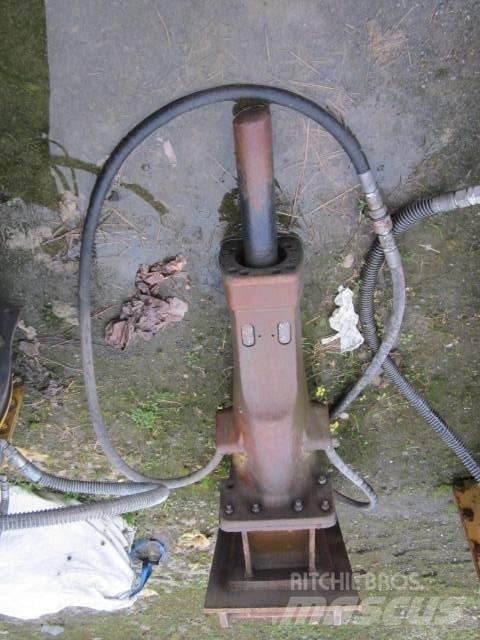 Atlas Copco SB 702 Hammers / Breakers