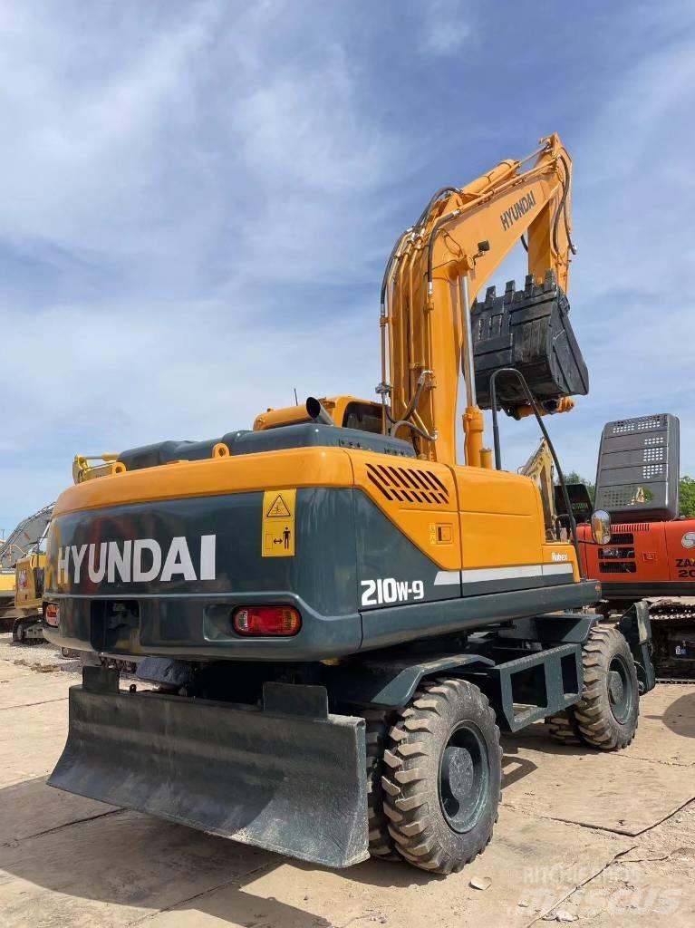 Hyundai R210W-9 Wheeled Excavators