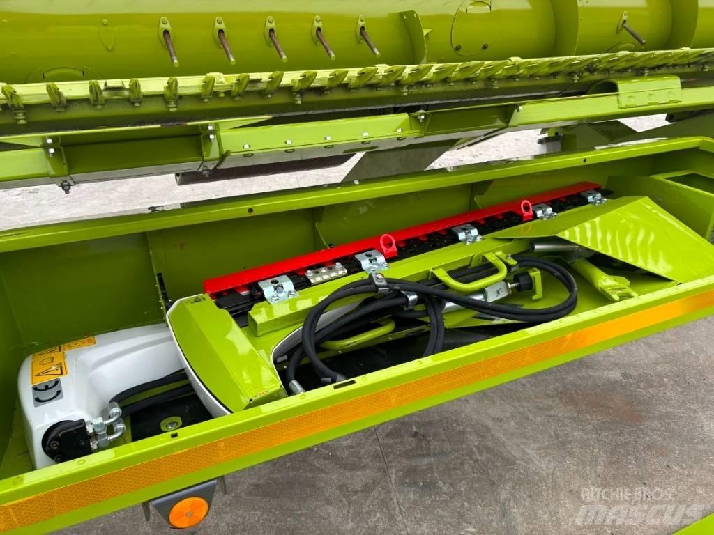 CLAAS Lexion 7500 Combine Harvesters
