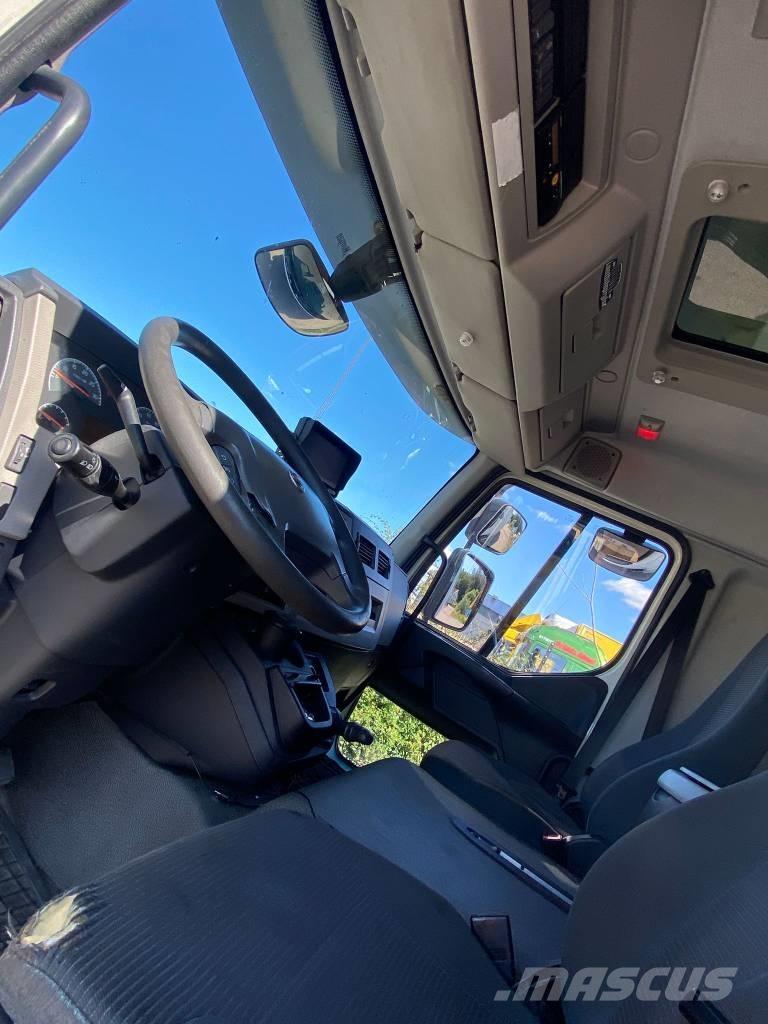 Volvo FL 6 Box trucks