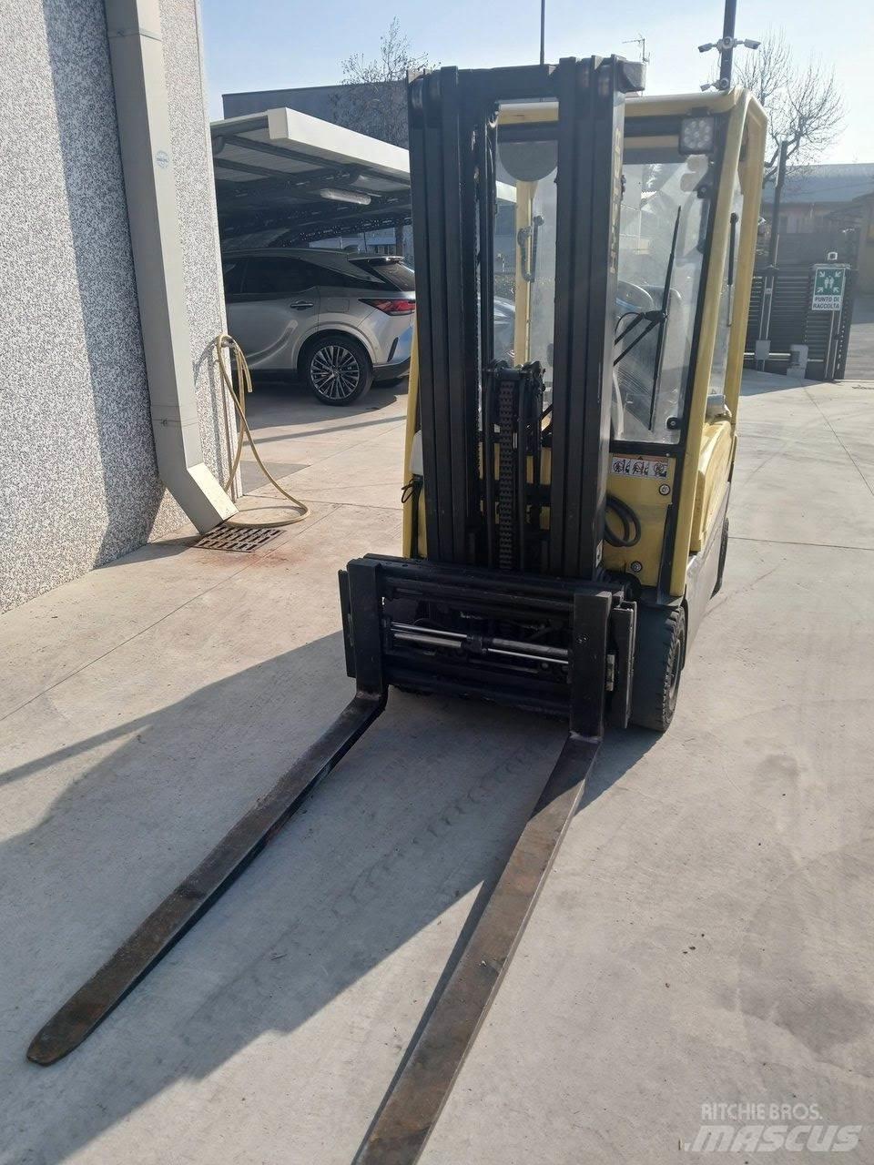 Hyster J1.6XNMWB Electric Forklifts