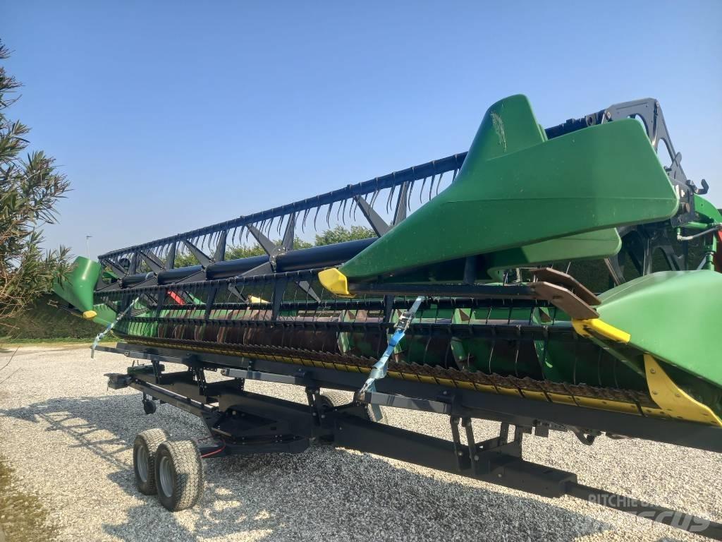 John Deere S 780i Combine Harvesters