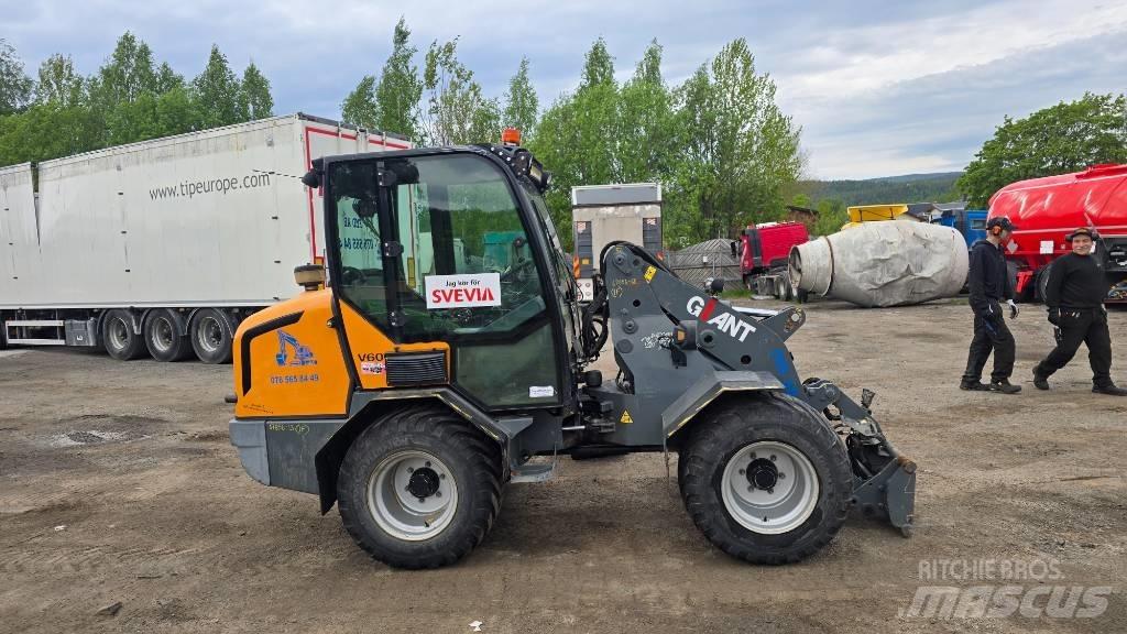 GiANT V 6004 T Mini Loader