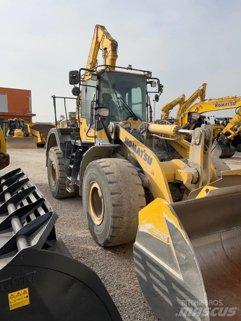 Komatsu WA 380-8 Wheel Loaders