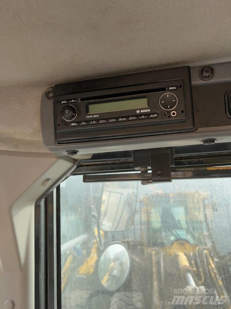 Komatsu WA 380-8 Wheel Loaders