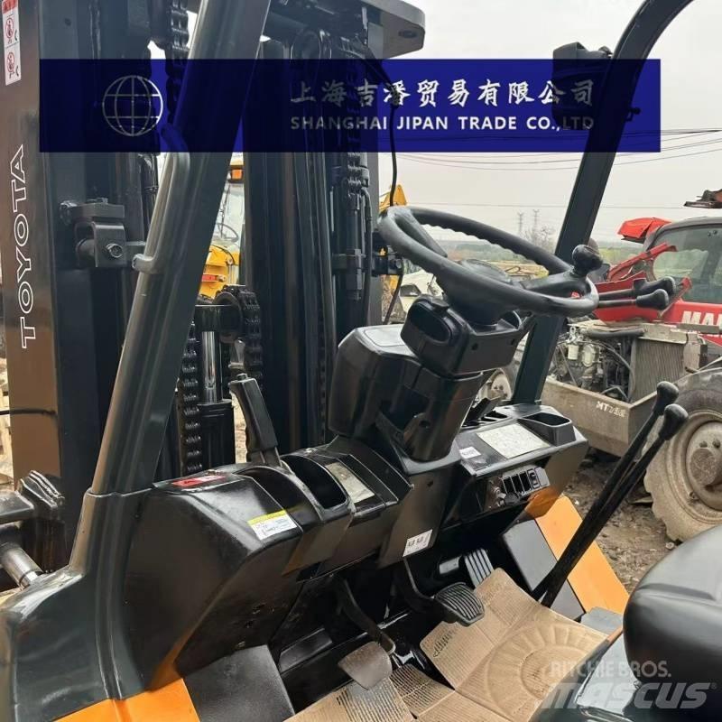 Toyota 5 ton Diesel Forklifts