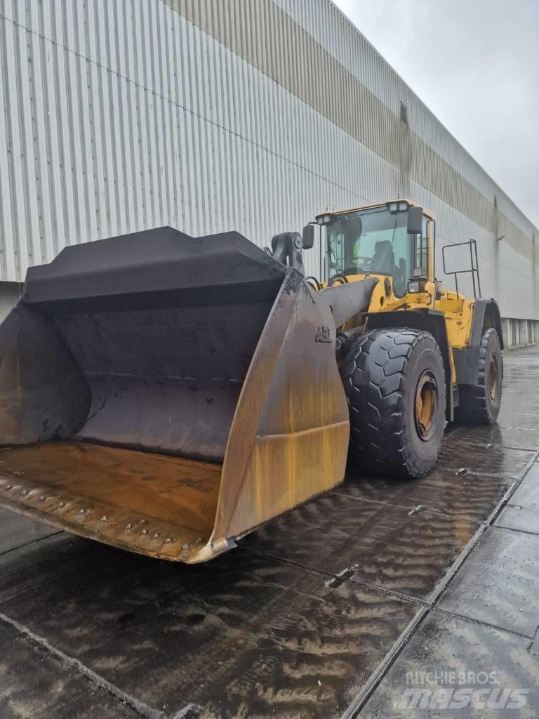Volvo L 220 F Wheel Loaders