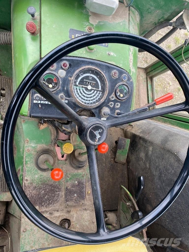 John Deere 1630 Tractors