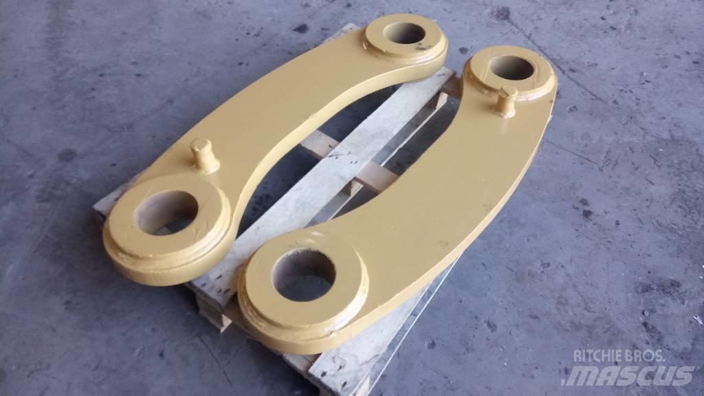 CAT 245 Booms and dippers