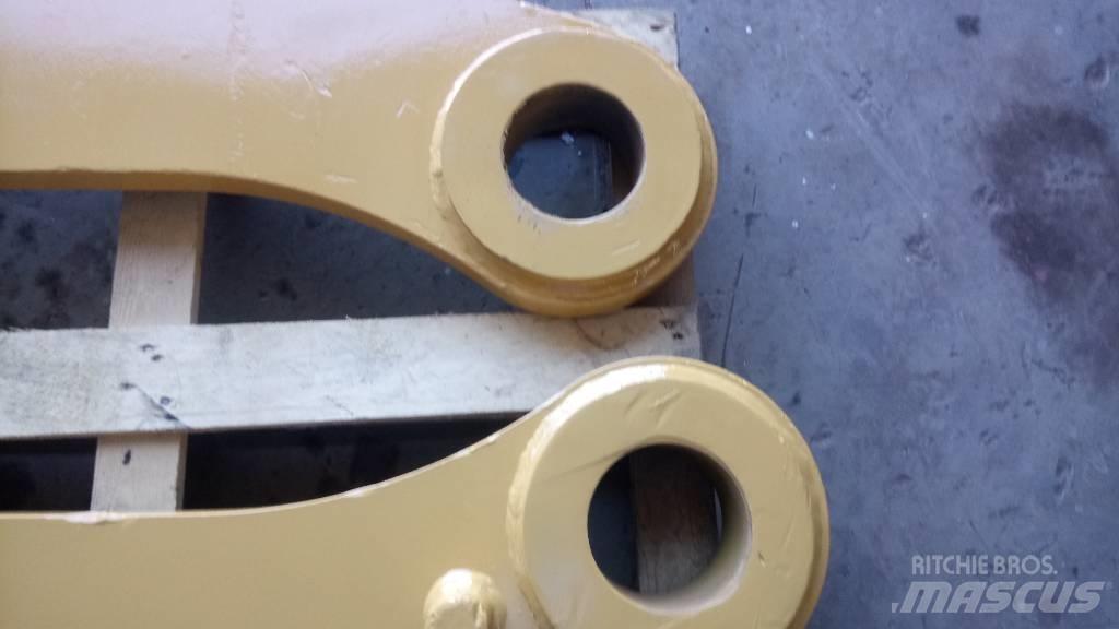 CAT 245 Booms and dippers