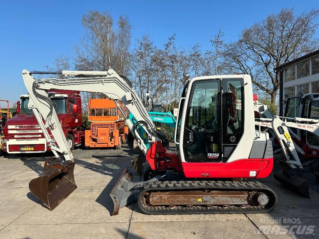 Takeuchi TB250 Mini Excavators <7t (Mini Diggers)