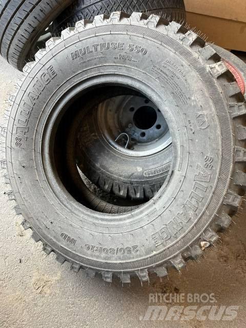 Alliance 550 Tires, wheels and rims