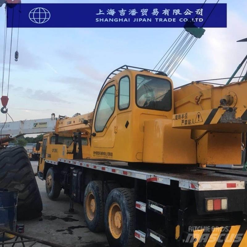 XCMG QY 25 Mobile and all terrain cranes