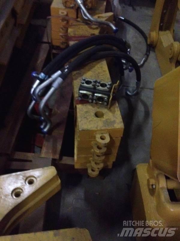 CAT D7H Ripper NEW Other