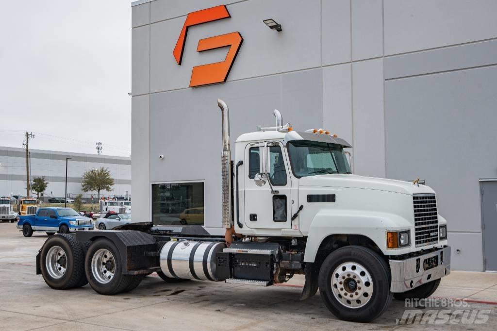 Mack Pinnacle Conventional Trucks / Tractor Trucks