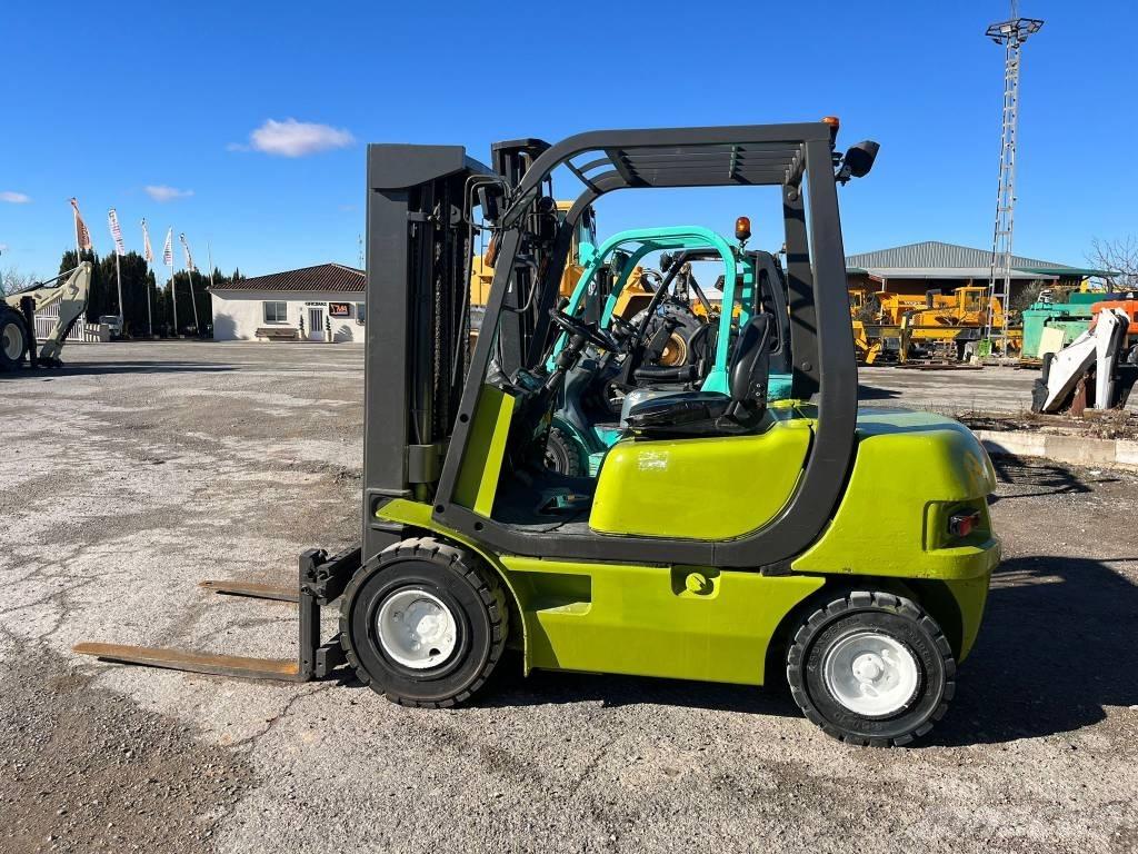 Clark CMP 25 Diesel Forklifts