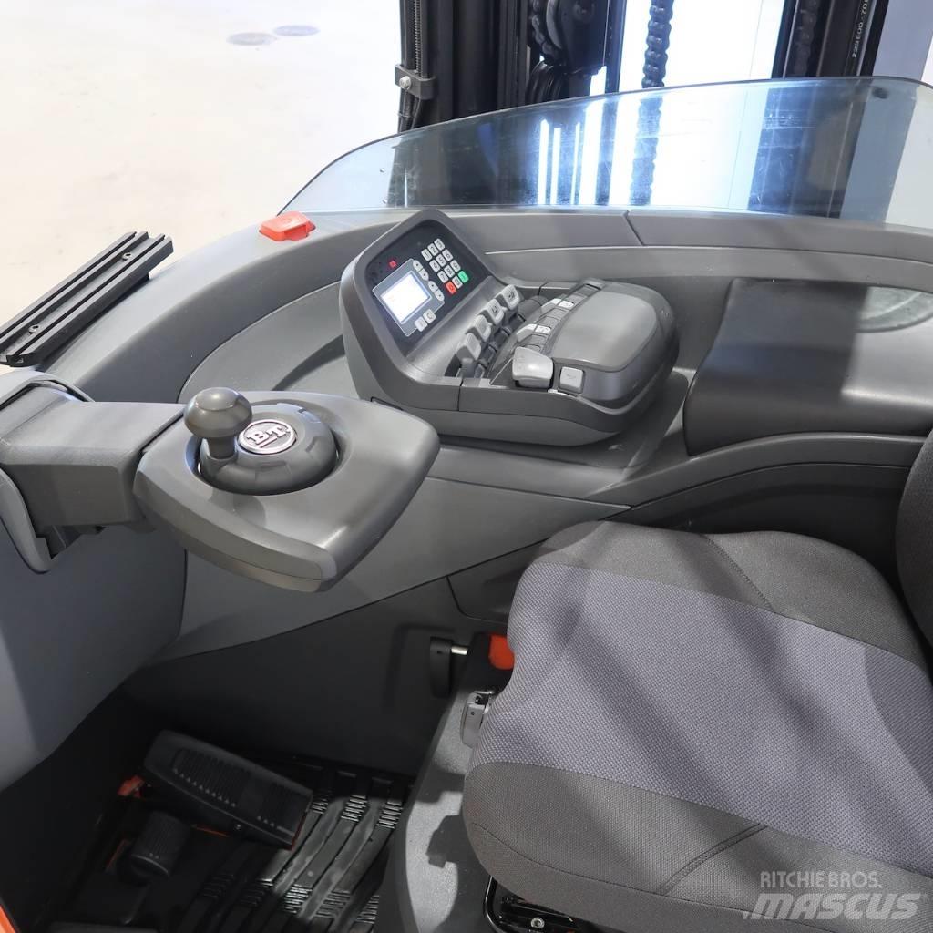 BT RRE200E Reach trucks