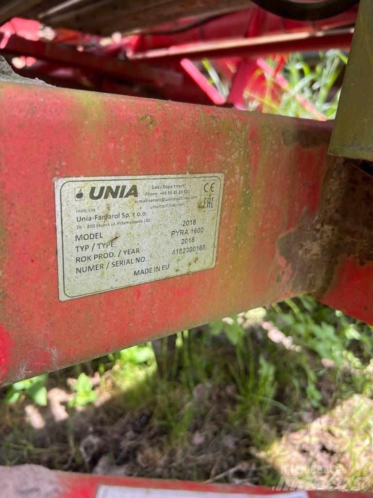 Unia PYRA 1600 Potato Harvesters And Diggers