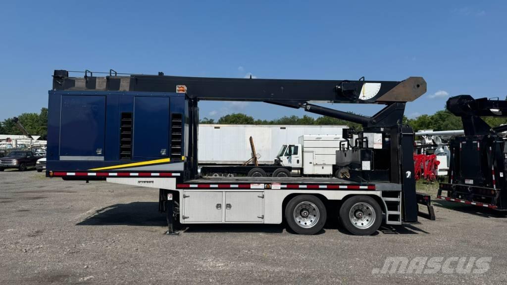 National 880C Boom / Crane / Bucket Trucks
