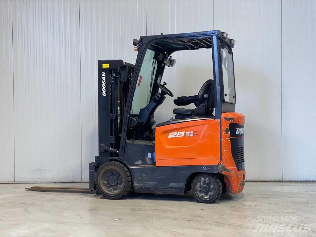 Doosan BC25S-7 Electric Forklifts
