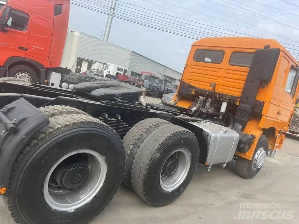 Shacman F3000 6X4 Conventional Trucks / Tractor Trucks