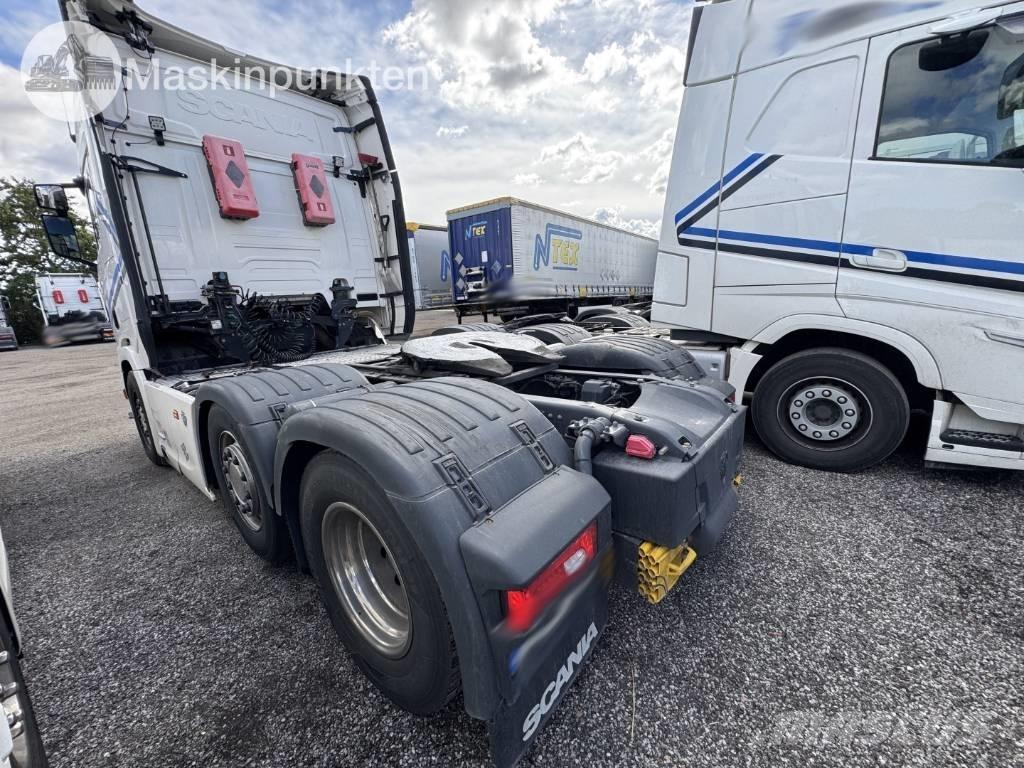 Scania R 520 Conventional Trucks / Tractor Trucks